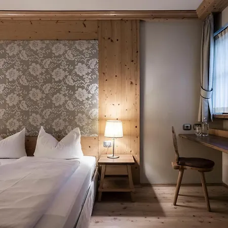 Post Alpina - Family Mountain Hotel apartamentowy San Candido